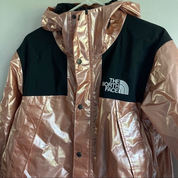 Supreme x The North Face Metallic Mountain Parka
Sz M Rose Gold - Picture 3 of 10